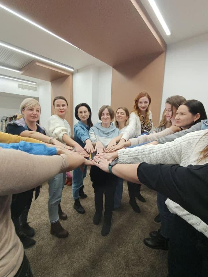 Kobiety podczas ćwiczenia integracyjnego FENIKS